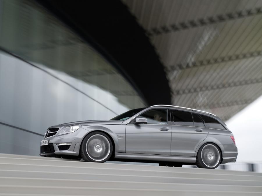  Mercedes-Benz C63 AMG Estate 2012 года  (фото 9 из 11)
